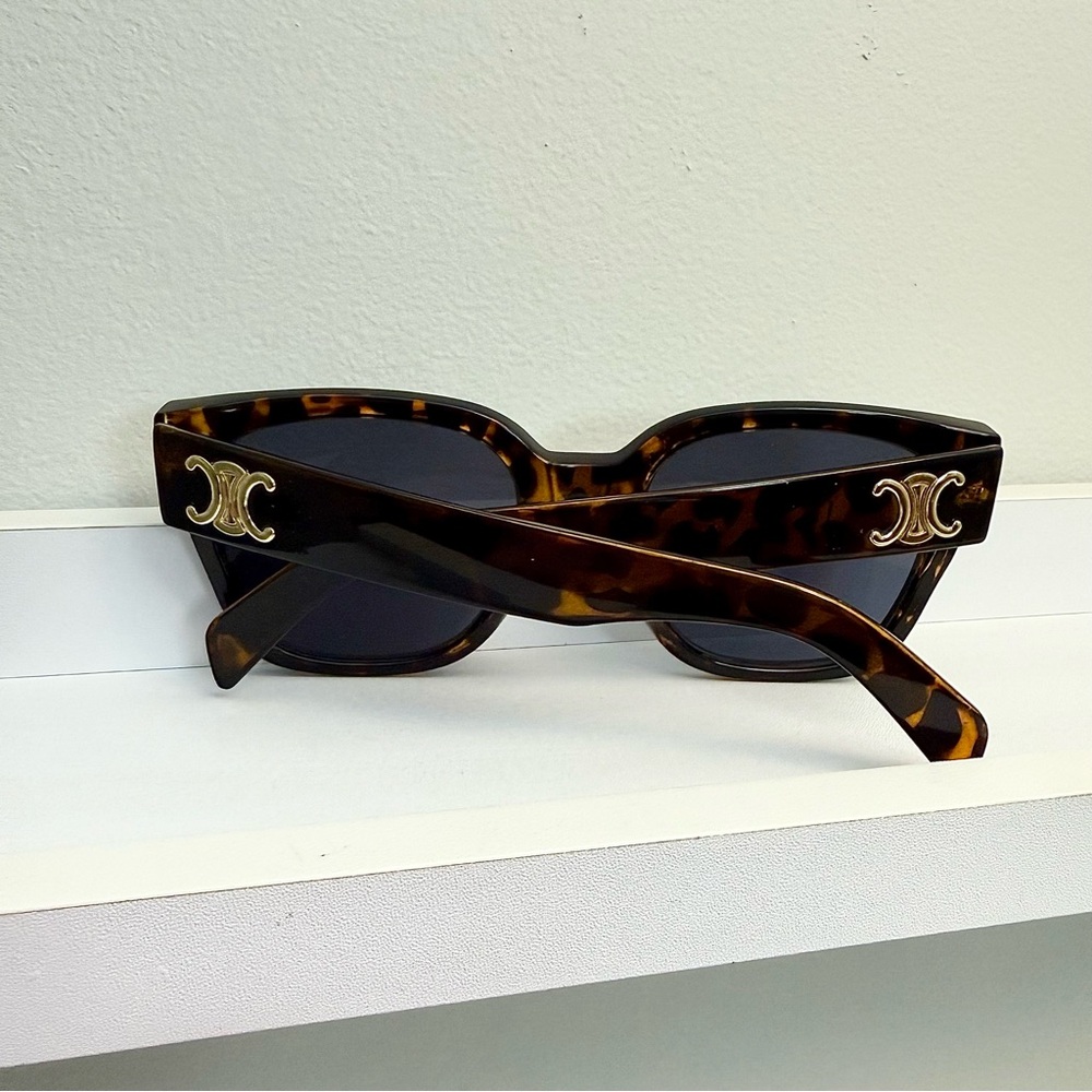 Fashion Luxury Tortoise Shell Sunglasses with Gold Accents